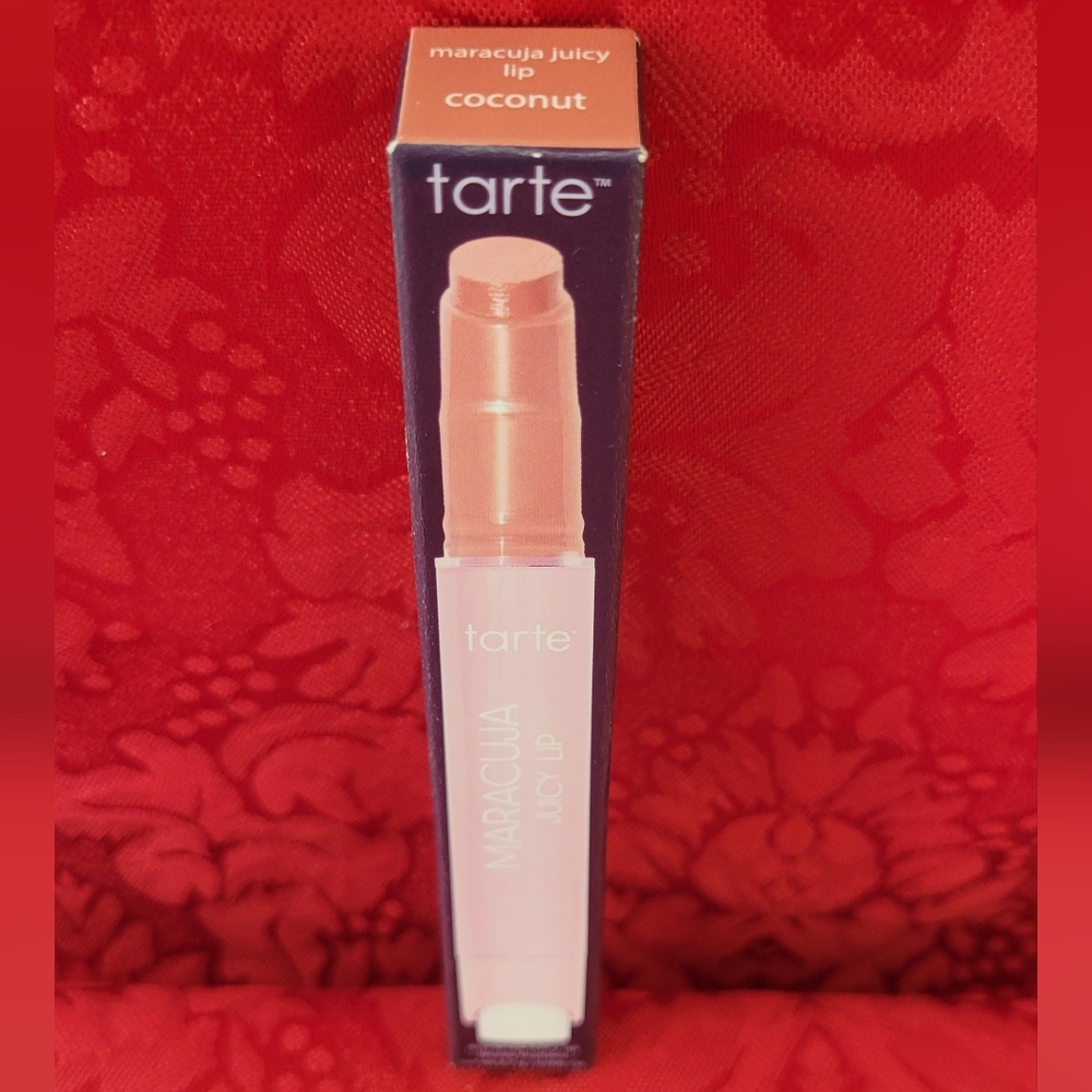 Tarte Maracuja Juicy Lip in Coconut